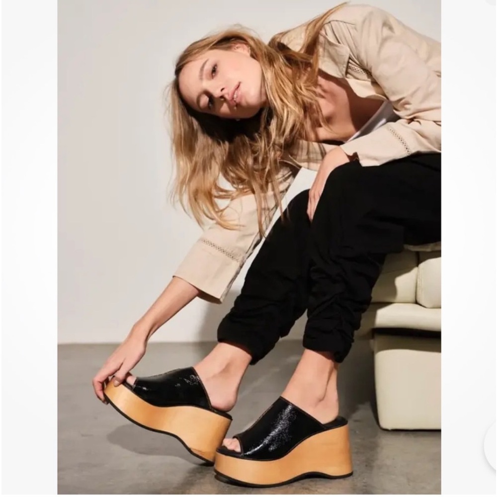 NWOB - Free People - Gabriela Clogs - Black Patent Leather - Size 10